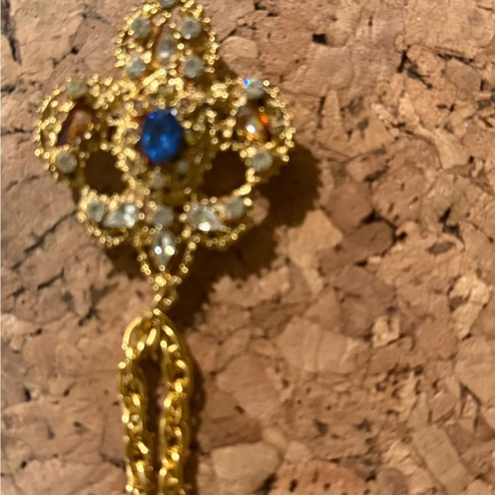 Vintage double pin with chain gold tone, and rhinestone Baroque Royal Look Pins